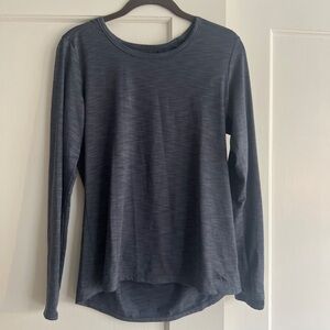 Mountain Hardwear Long Sleeve Blue Sweat Wicking Top - Like New - Sz M